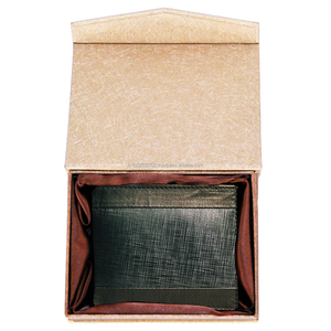 Men's Genuine Leather Bifold <b>Wallets</b> <b>RFID</b> Open Closure Card Slots Polyester Lining Short Length Wholesale Gift Box Packaging - Product Image 2