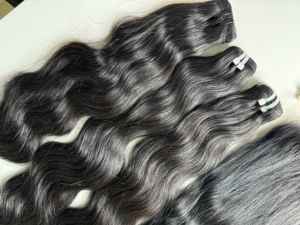 ¡Descuento de 30 $/ kilo! Cabello natural negro ondulado de trama 100% cabello humano vietnamita crudo sin enredos sin caída al por mayor - Product Image 4