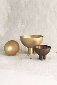 Bol de service élégant en laiton, conçu pour les maisons modernes, les fêtes, les mariages et la décoration de table des fêtes, au look raffiné. - Product Image 4