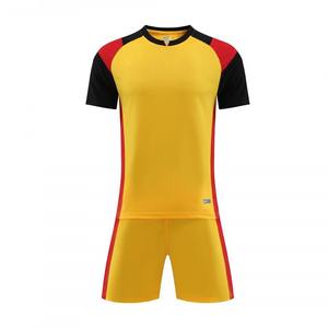 Uniforme de Fútbol Unisex de Calidad Garantizada con Camiseta de Manga Corta, Tela Transpirable de Secado Rápido, Color y Nombres de Equipo Personalizables - Product Image 3