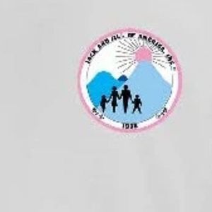 เสื้อยืดแขนสั้นเด็กเล็ก สีเทาอ่อน ลายกราฟิกโลโก้ทรงกลม คอกลม สวมใส่สบาย เหมาะสำหรับเด็กๆ ใส่ได้ทุกวันในช่วงฤดูร้อน - Product Image 5