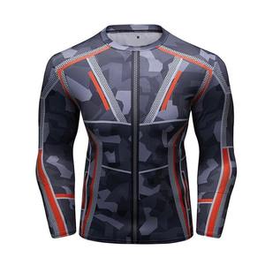 T-shirt de compression OEM en gros pour hommes, avec logo personnalisé, manches longues, protection anti-UV, tissu tendance, style sportif pour la natation estivale - Product Image 1