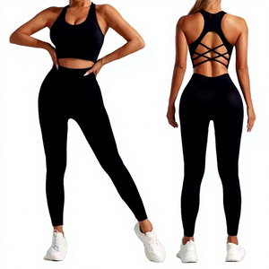 Ensemble de yoga deux pièces noir uni pour femme, leggings taille haute, longueur intégrale, extensible dans quatre directions - Product Image 1