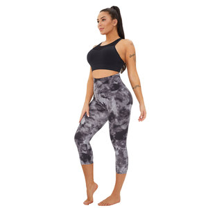 Leggings Capri pour femmes à taille haute, effet ventre plat, en Spandex/Polyester doux et respirant, imprimé par sublimation - Product Image 1