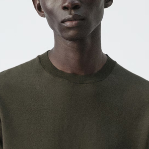 T-shirt décontracté à manches courtes, confortable et respirant en coton, style streetwear pour homme, avec logo personnalisé. - Product Image 2