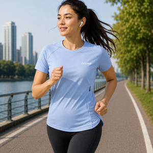 T-shirt de sport personnalisé pour femme, coupe ajustée, col rond, manches courtes, séchage rapide, respirant, écologique, compression, pour la course à pied, la gym, le yoga - Product Image 3