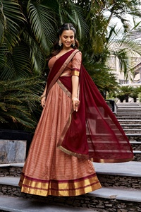 Women's Traditional <b>Lehenga</b> Choli With Dupatta For Wedding Wear Indian Style <b>Red</b> And Gold Checkered Pattern - Product Image 3