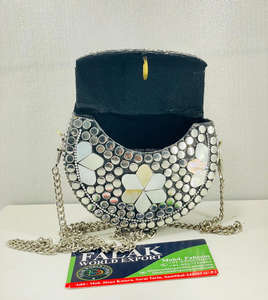 Pochette métal style marocain Sac à main miroir bohème Vente en gros fête de mariage par Falak World Export - Product Image 2