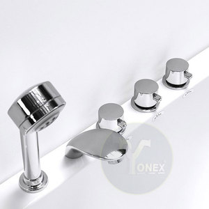 Baignoire autoportante avec massage par air et accoudoirs, équipement sanitaire Yonex - Product Image 3