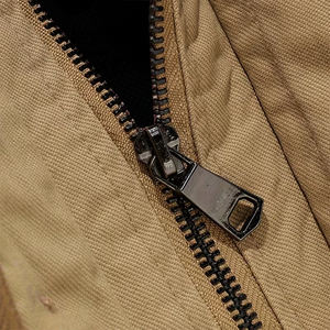 Chaqueta de Lona Unisex Personalizada para Invierno, Cierre de Cremallera, Color Caqui, Resistente al Agua, Corte Casual - Product Image 3