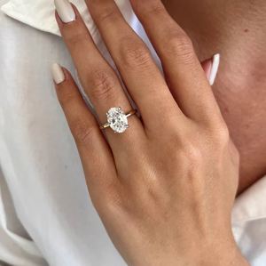 Anillo de Compromiso Solitario con Diamante Cultivado en Laboratorio de Corte Ovalado de 2 Quilates, Certificado por IGI, Oro de 14K, Elegante Joyería Nupcial para Boda o Aniversario - Product Image 6