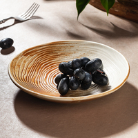 Nouvelle conception, vente chaude, ensemble de vaisselle YAYU en gros, assiettes de style nordique à texture spéciale, assiettes de présentation en céramique en stock