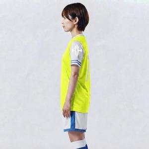 Camiseta de Fútbol 100% de Alta Calidad para Mujer con Logotipo Blanco, Manga Corta, Corte Regular, Impresión Sublimada 100% por RIVIAN ATLANTIC - Product Image 4