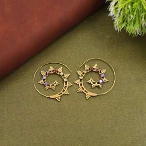 Boucles d'oreilles créoles soleil et lune dorées, boucles d'oreilles pendantes célestes en pierres colorées, bijoux ethniques bohèmes - Product Image 4