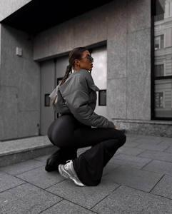 Vente en gros de vêtements de sport grande taille pour femmes, de haute qualité, sexy, respirants, taille haute, effet push-up, pour la gym, le fitness et le yoga, avec soutien-gorge de sport - Product Image 3