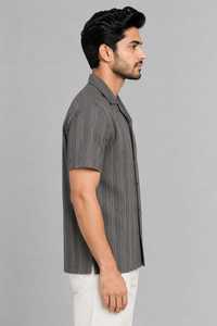 Chemise tendance pour homme à manches courtes avec jolies rayures et col, idéale pour tous les jours, facile à sécher et à porter. - Product Image 2
