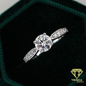 Anillo de compromiso de moissanita de corte redondo, anillo solitario de plata de ley, joyería de boda elegante, regalo clásico de lujo para mujer - Product Image 2