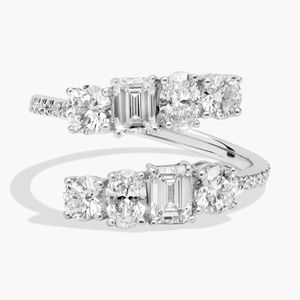 Bague croisée de luxe pour femme en or blanc 14 carats avec diamant de laboratoire 2 carats de forme fantaisie, émeraude ovale, plaqué rhodium, certifiée IGI - Product Image 1