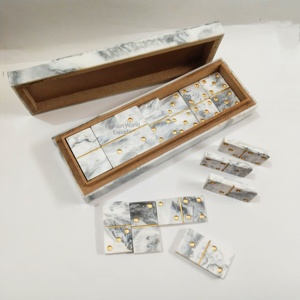 Juego de Dominó Moderno de Mármol con Detalles en Latón y Caja de Almacenamiento de Madera, Elegante Decoración de Mesa para Reuniones Familiares - Product Image 4