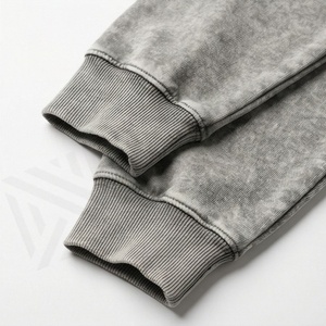 Ensemble de survêtement décontracté pour homme en molleton imprimé, coupe évasée et empilée, effet délavé à l'acide, idéal pour l'entraînement et le jogging, collection hiver, tenue athlétique tendance - Product Image 6