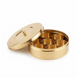 Caja de especias de latón ecológica para especias frescas e higiénicas, contenedor decorativo de latón para especias con diseño grabado, precio económico. - Product Image 1