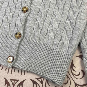 Suéter Cárdigan de Punto Estilo Coreano para Mujer, Marca Saleh Enterprises, Corte Holgado, Acrílico/Poliéster, Tejido Acordonado, Suave, Cálido y Moderno - Product Image 2