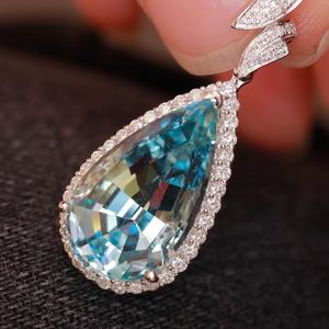 Pendentif en forme de larme en aquamarine Santa Maria fait à la main, pavé d'or blanc 18 carats, bijoux fins de luxe, cadeau élégant pour femmes - Product Image 3