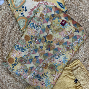 Ensemble Kurti à imprimé floral de designer avec de magnifiques décorations en miroir et perles faites à la main - Product Image 1