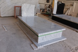 Prix de gros Nouveau Vicomte Blanc Granit Hongrie Pologne Style Pierre Tombale et Monuments Pierre Tombale pour Cimetière - Product Image 4