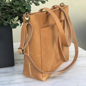 Sac fourre-tout unisexe en cuir véritable fait main avec fermeture éclair, style vintage, grande capacité pour les voyages et l'usage quotidien - LTB-0287 - Product Image 1