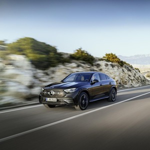 Mercedes GLC SUV de Lujo en Buen Estado con Transmisión Automática, Interior de Cuero y Tecnología Avanzada - Product Image 1