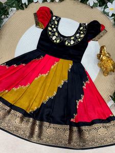 Robe de princesse royale festive Leheriya avec chemisier brodé Maggam - Product Image 5