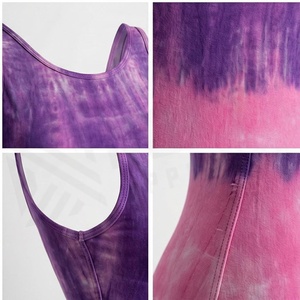 Traje de baño de una pieza con efecto tie-dye para mujer, cuello redondo, degradado rosa, elástico - Product Image 4