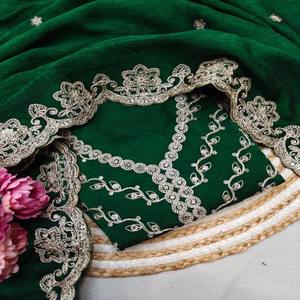 VASTRA COTTAGE Saree de seda suave Rangoli Crush con bordado pesado de lentejuelas y borde calado, y blusa de diseñador Rangoli Crush - Product Image 6