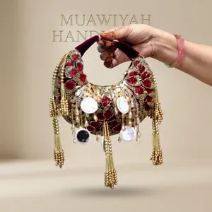 Most Trendy Bags Beaded Handbag <b>Red</b> Gold Tassel Decorated Fashion Gift Bag Purse Handbag Wedding Party Bridal Banquet Ladies Bag - Product Image 1