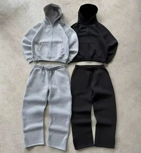Survêtement personnalisé en molleton de coton épais 500 GSM pour homme, comprenant un sweat à capuche zippé oversize et un pantalon de survêtement large, style streetwear, modèle vierge - Product Image 2