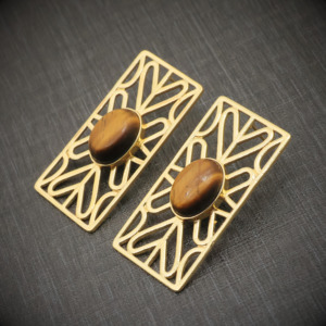 Boucles d'oreilles clous plaquées or 18 carats faites à la main avec pierre précieuse naturelle Œil de tigre |   Bijoux de luxe pour femmes - Cadeau pour elle - Product Image 5