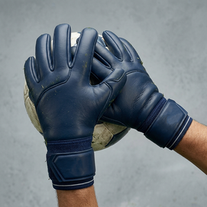Professional Latex Material Children and Adult Football Goalkeeper Gloves, Shockproof, Breathable and Wear-resistant - Product Image 3