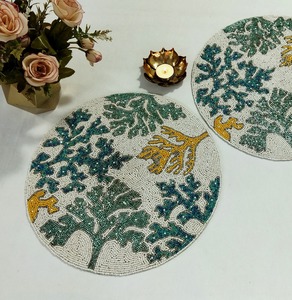 Set de table lapin perlé turquoise fait main en perles de rocaille, motif floral, pour Pâques et décoration de table de printemps - Product Image 6