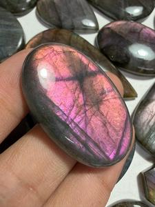 Cabujón de labradorita púrpura de alta calidad, piedra preciosa natural para la fabricación de joyería a precios de mayoreo en BU Gems. ¡Apresúrese! - Product Image 3