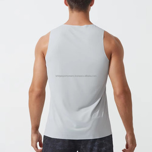 เสื้อกล้ามถักสำหรับผู้ชาย ระบายอากาศได้ดี ผลิตจากโพลีเอสเตอร์ 100% แห้งเร็ว น้ำหนักเบา เหมาะสำหรับฤดูร้อน - Product Image 4