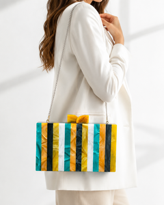 Sac à main en résine artisanale de luxe Gernate avec élégantes rayures marbrées et bandoulière chaîne de qualité supérieure pour femmes - Product Image 1