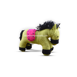 Adorable poupée cheval en feutre pour la décoration des bébés et des enfants - Product Image 3