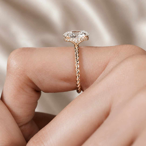 Bagues en diamant, bague de fiançailles en diamant taille ovale, or jaune, style luxueux, bijoux pour femmes - Product Image 3