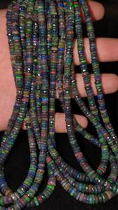 Perles Heishi Rondelles en Opale Noire du Rajasthan Authentique de 16 Pouces, Opale de Feu Welo Facettée de Qualité AAA, Pierre Naturelle de 4-6 MM de Longueur, Certifiées par un tiers - Product Image 5