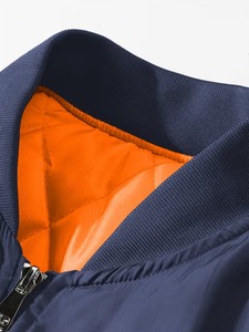 Veste bomber en satin pour homme, logo personnalisé, haute qualité, 100% polyester satiné, coupe-vent, écologique, fermeture éclair, décontractée pour l'hiver - Product Image 4