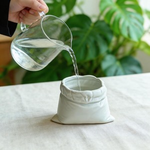 แก้วกาแฟเซรามิกทำมือลายถุงนำโชค พร้อมลายหัวใจสไตล์มินิมอล สำหรับใช้ในบ้าน - Product Image 3