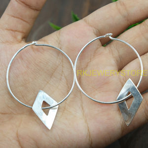 Pendientes de Aro Triangulares Geométricos de Plata de Ley 925, Pendientes de Aro de Plata Hechos a Mano, Amuleto Triangular, Joyería de Estilo Bohemio, Regalo para Mujer - Product Image 2