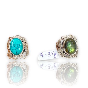 แหวนเงินแท้ 925 ประดับลาบราโดไรต์ทรงเหลี่ยมเจียระไน พร้อมกรอบแบบ Bezel รูปไข่ แหวนพลอยมูนสโตนสำหรับผู้หญิง - Product Image 1