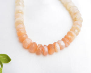 ลูกปัดมูนสโตนธรรมชาติทรงเหลี่ยม 1 เส้น ลูกปัดพลอยธรรมชาติสำหรับทำเครื่องประดับชั้นดี - Product Image 4